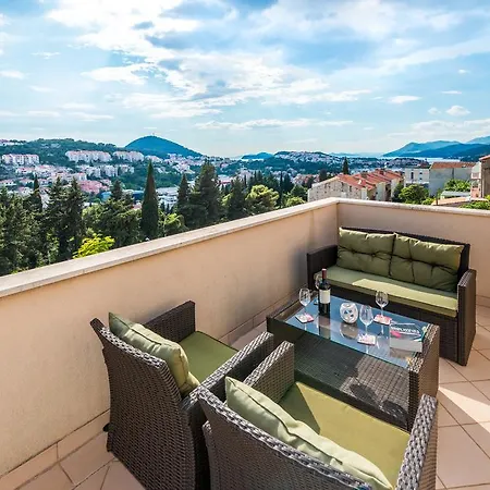 Sunlit Comfort Lägenhet