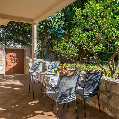 아파트 Sunlit Comfort *